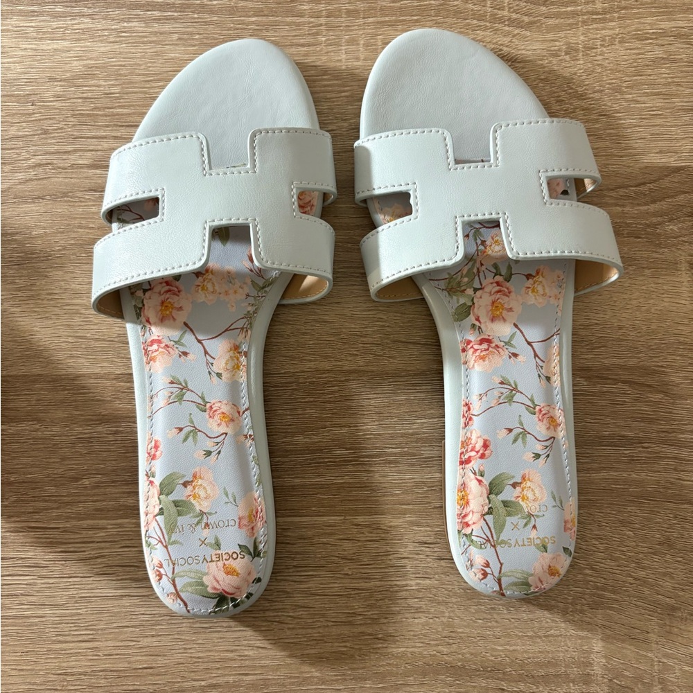 Crown & Ivy Light Blue Sandals with Floral Insole